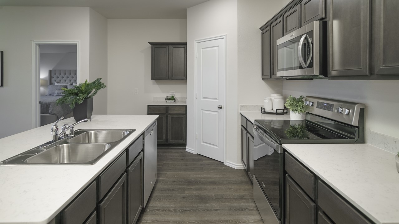 3100 Charleston Drive, Ennis, TX, 75119