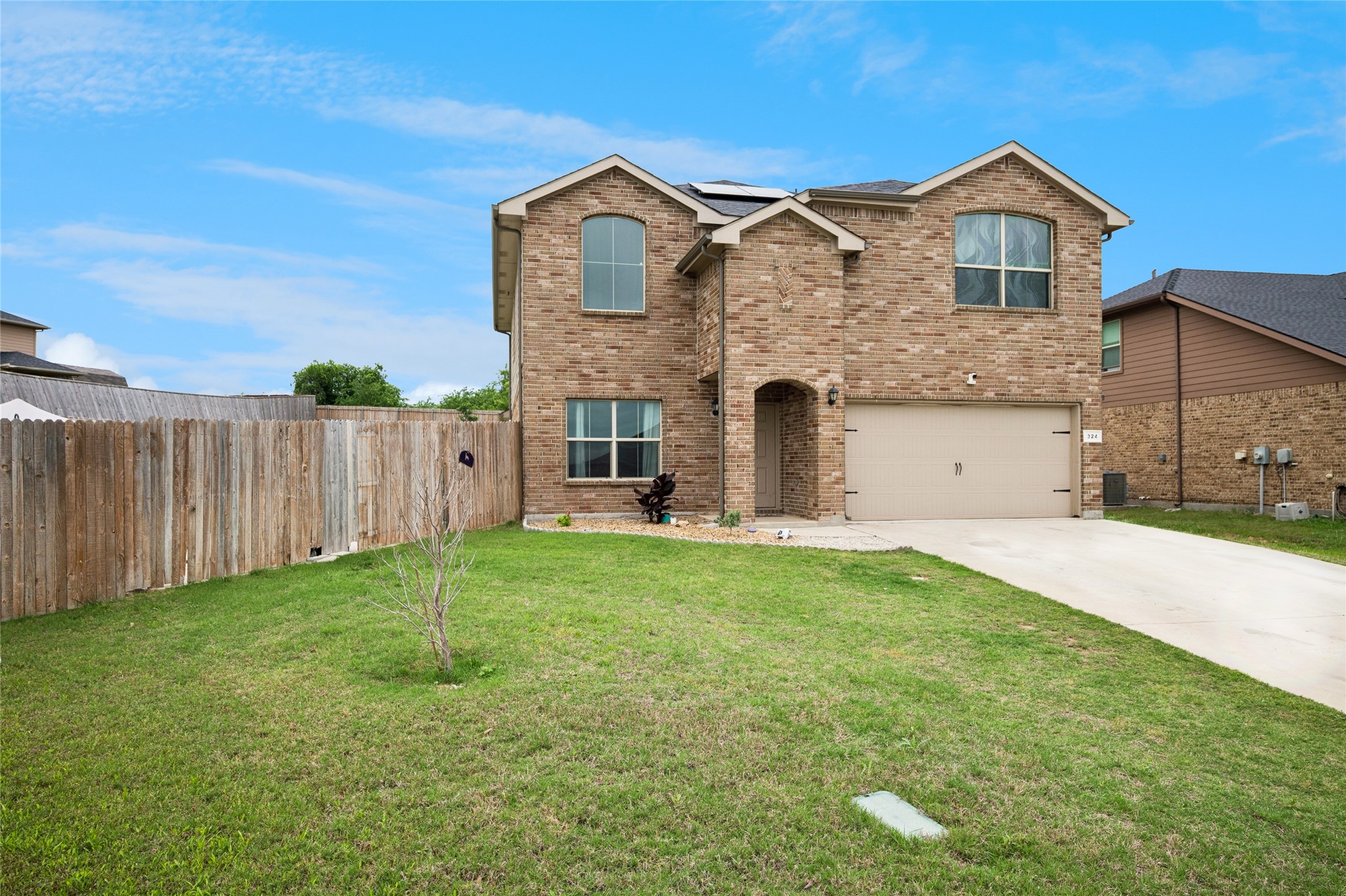 Property photo 02 of 324 Fairgrounds Lane, Ponder, TX 76259 | MLS #21260253