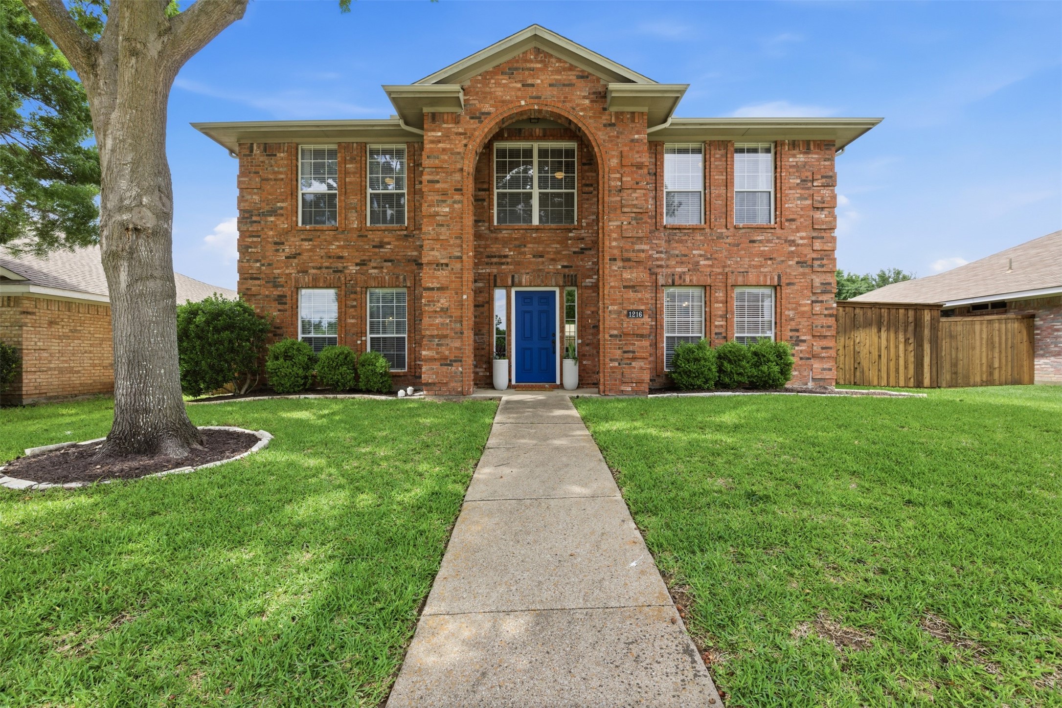 Property photo 01 of 1216 Rosewood Lane, Allen, TX 75002 | MLS #21260290