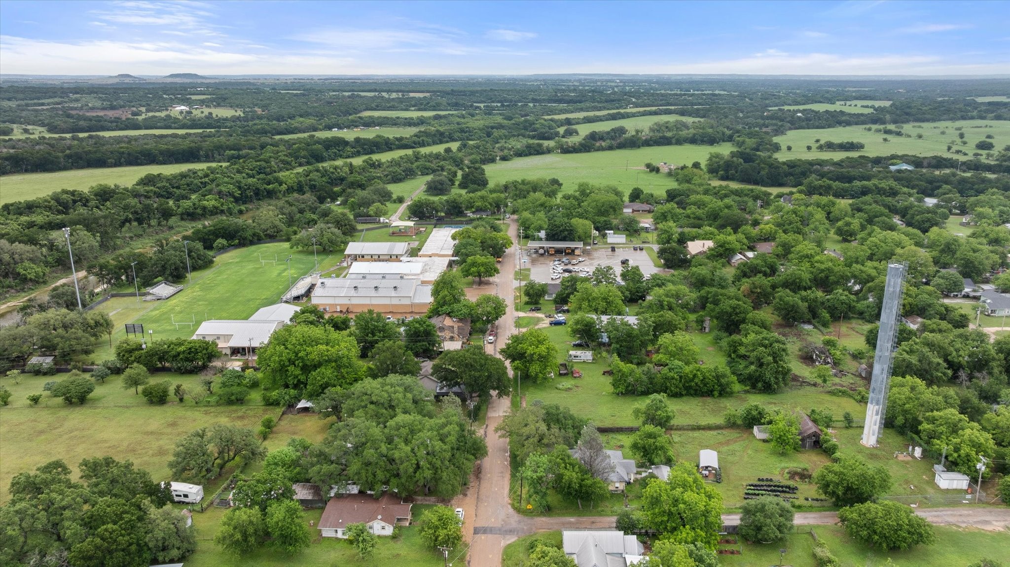 303 E Mclain, Iredell, TX, 76649