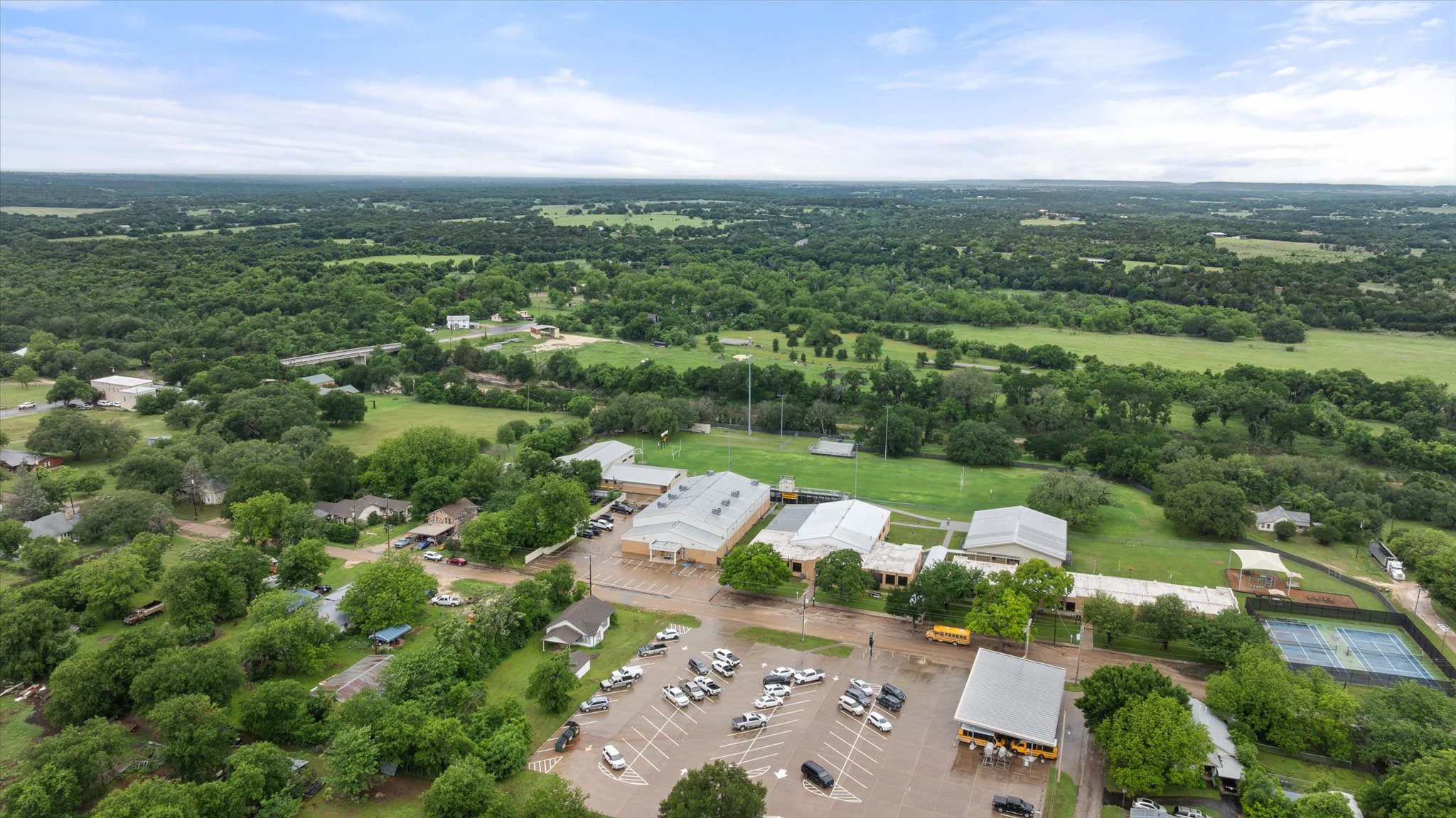 303 E Mclain, Iredell, TX, 76649