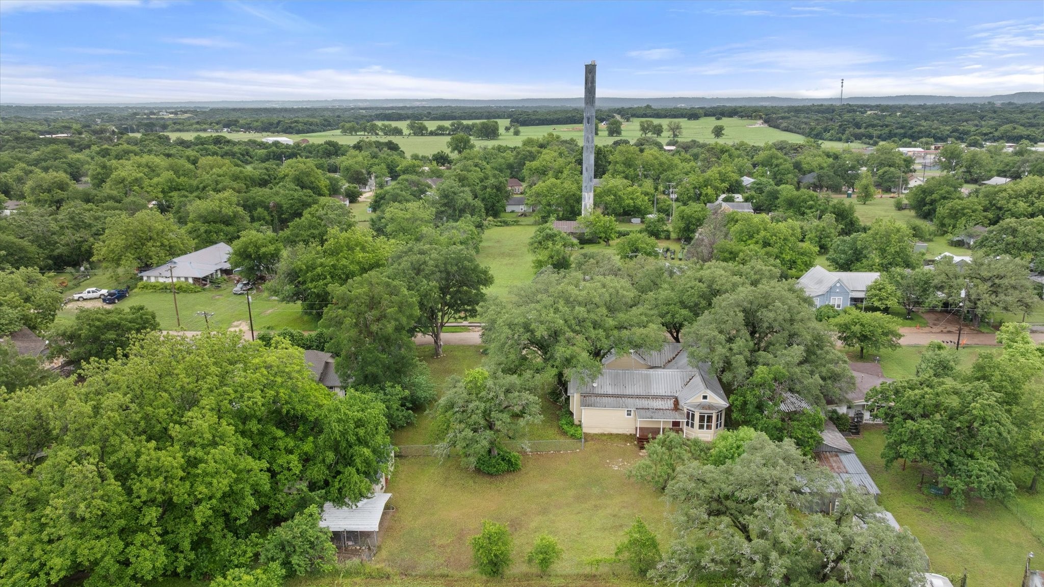 303 E Mclain, Iredell, TX, 76649