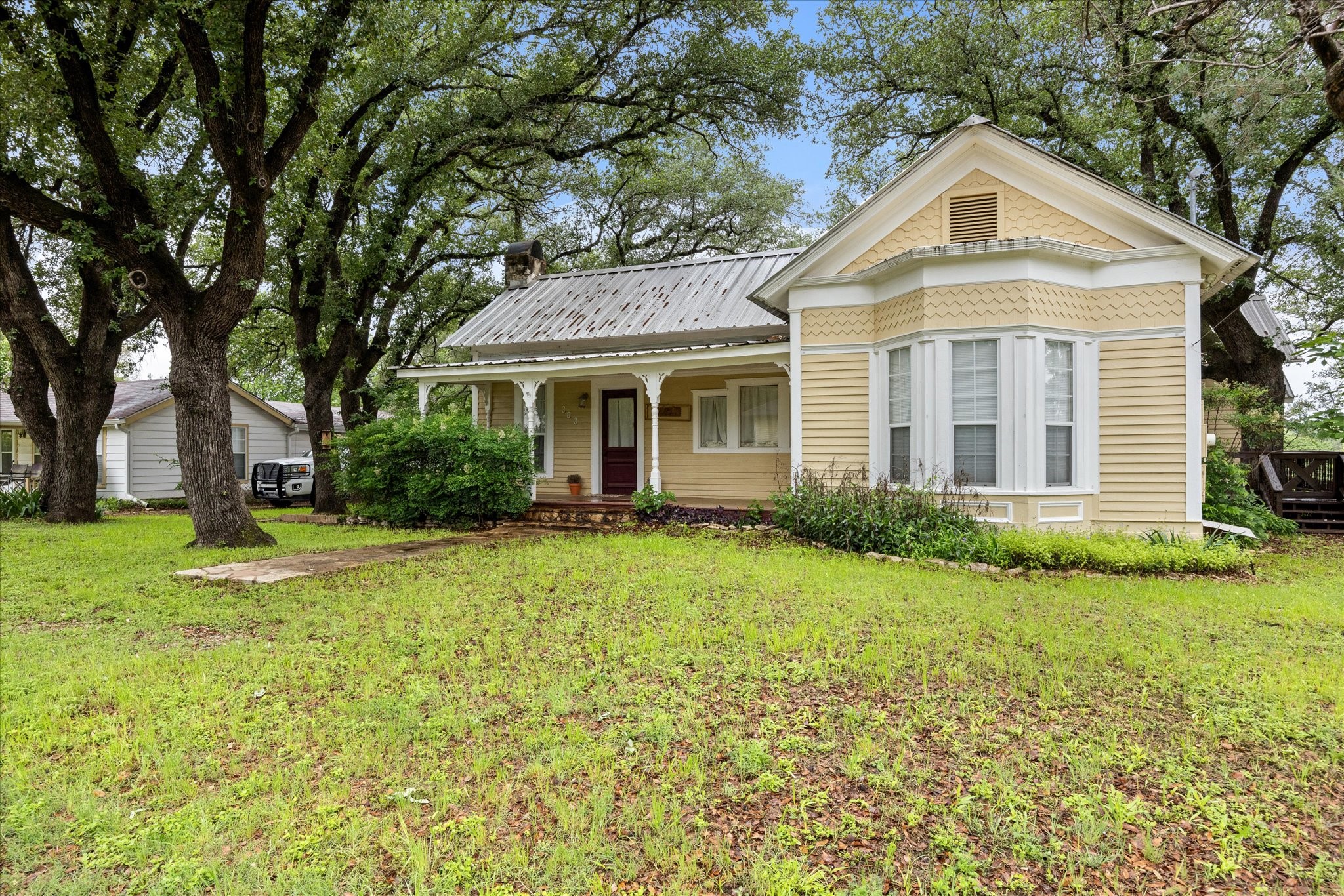 303 E Mclain, Iredell, TX, 76649