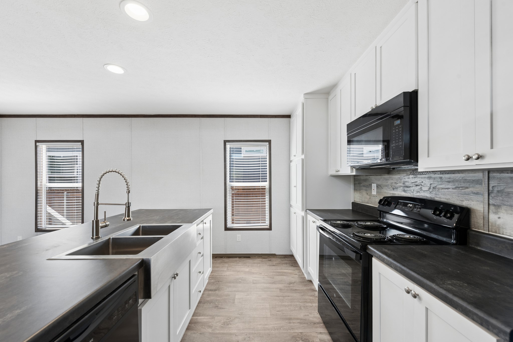 815 Thicket Trail, Granbury, TX, 76048