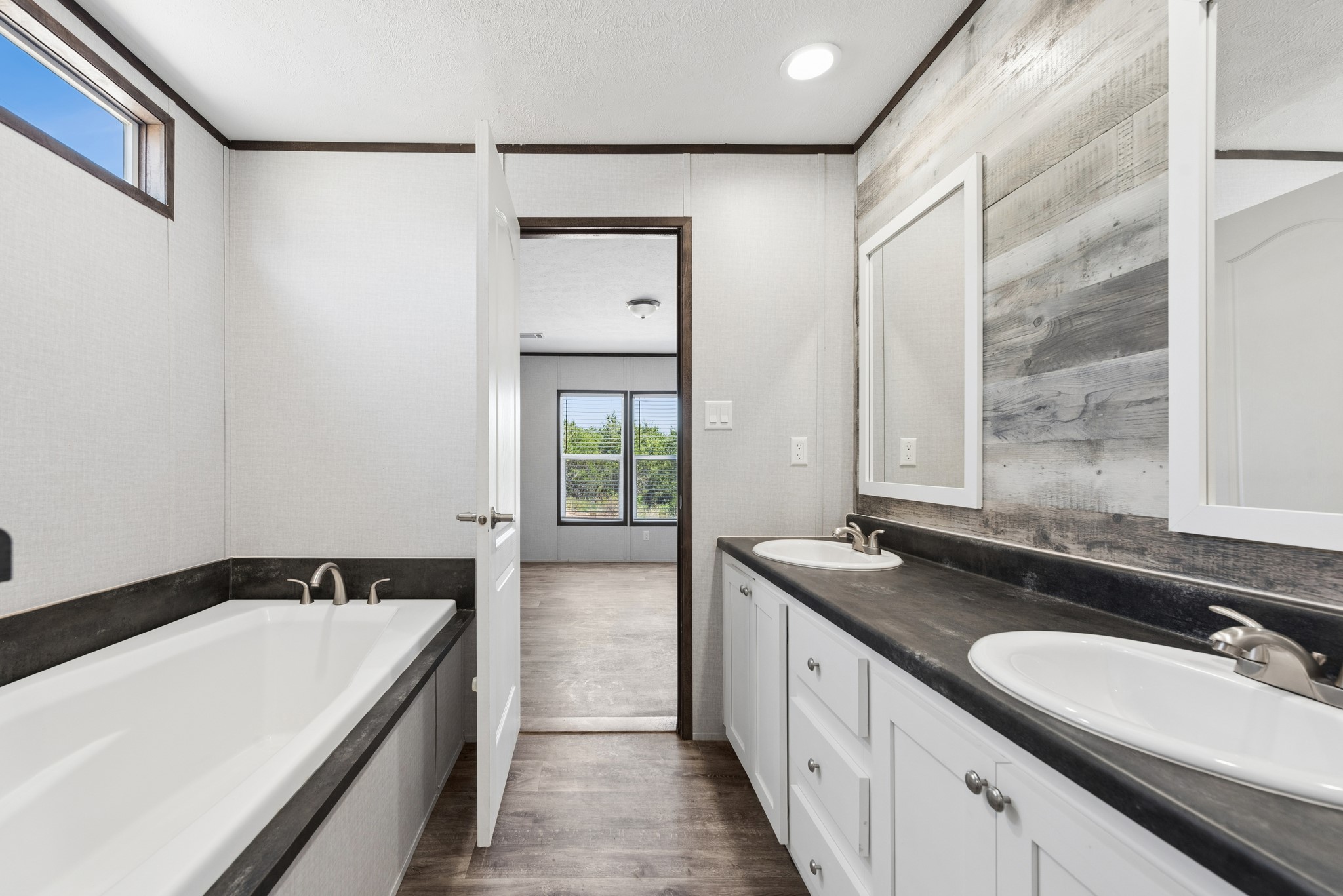 815 Thicket Trail, Granbury, TX, 76048