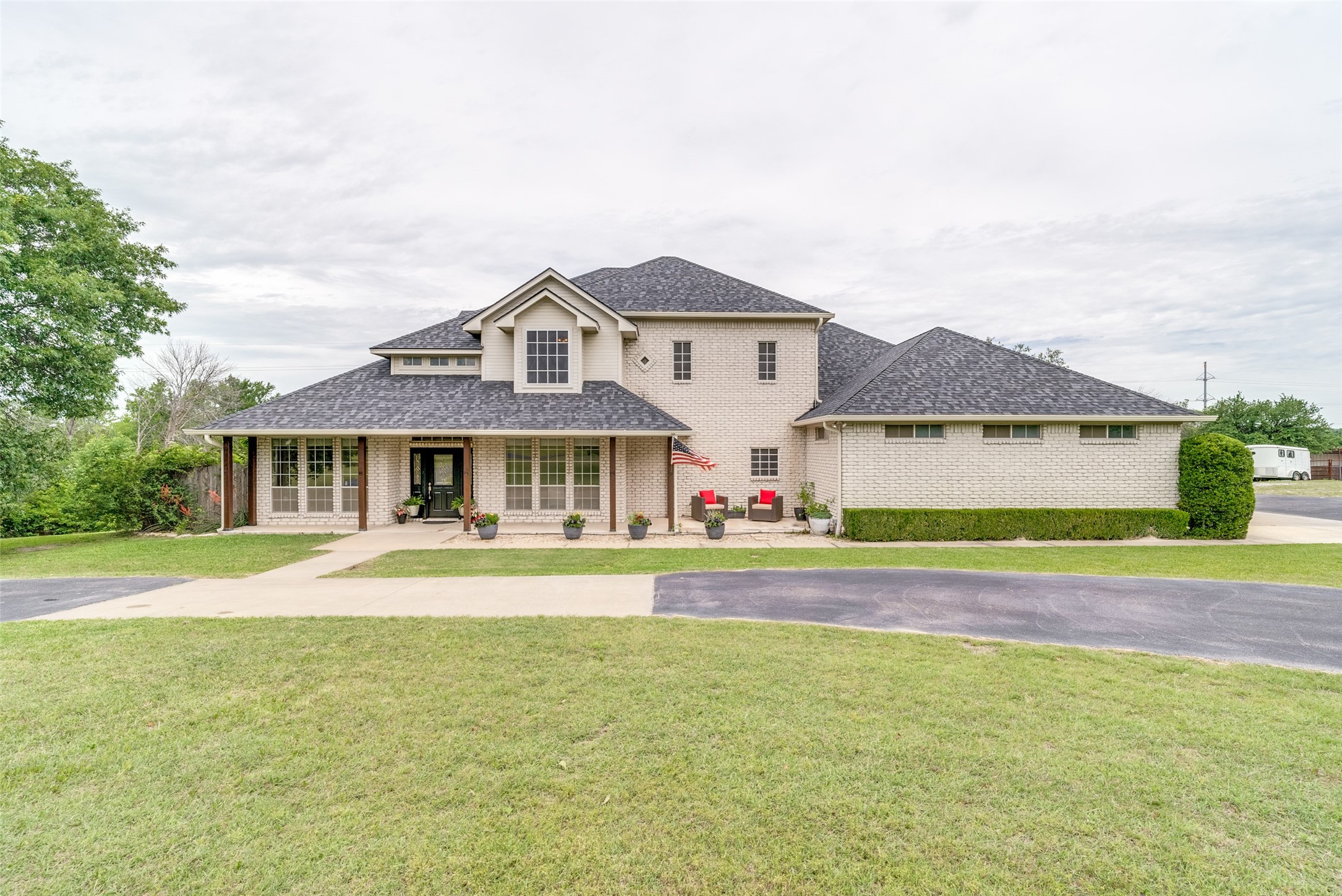 Property photo 01 of 408 Yuchi Court Fort, Worth, TX 76108 | MLS #21262266