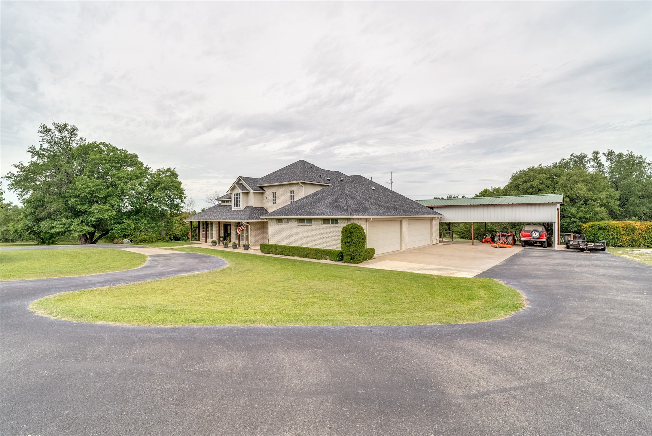 Property photo 02 of 408 Yuchi Court Fort, Worth, TX 76108 | MLS #21262266