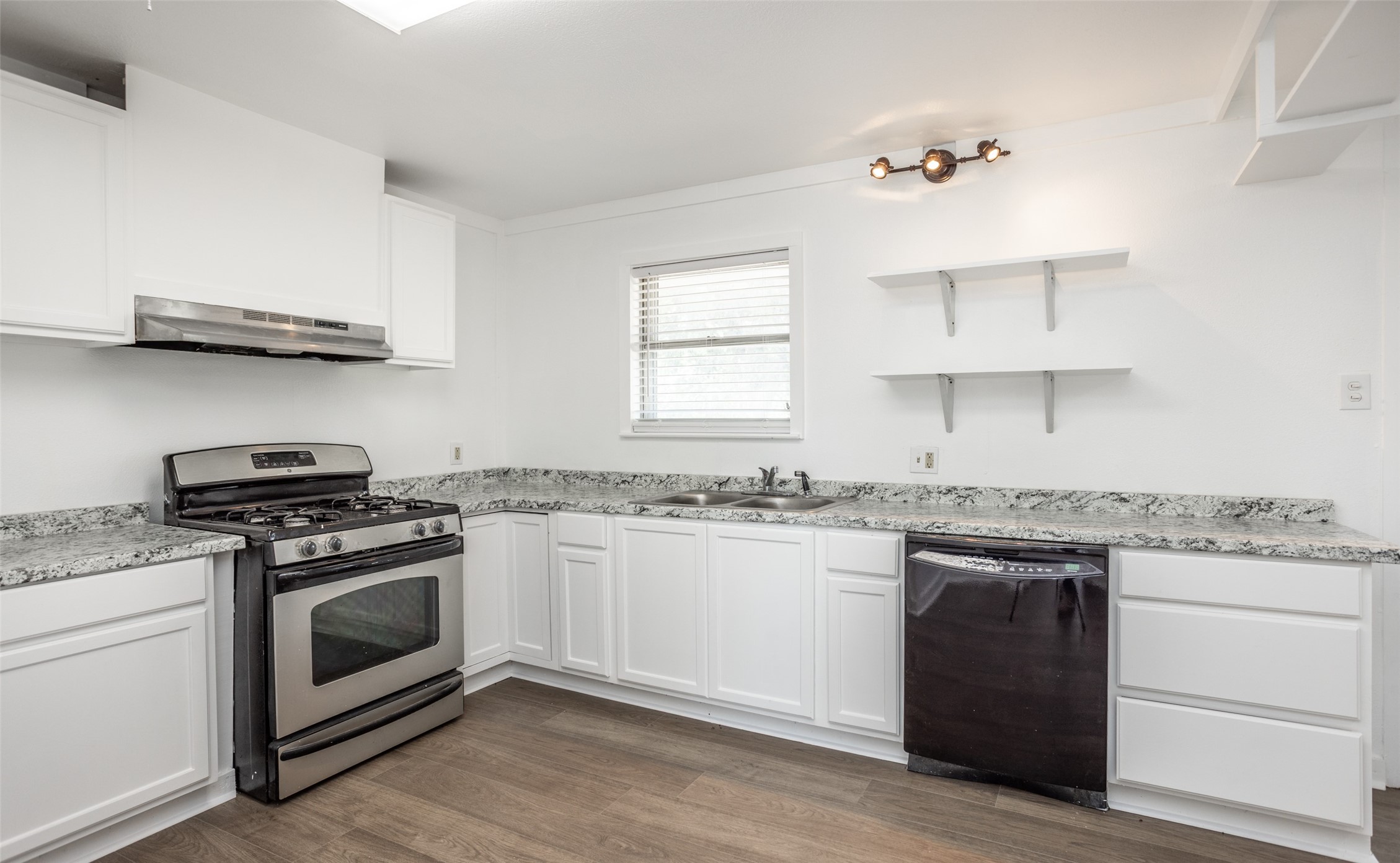 65 Kirby Street, Callisburg, TX, 76240