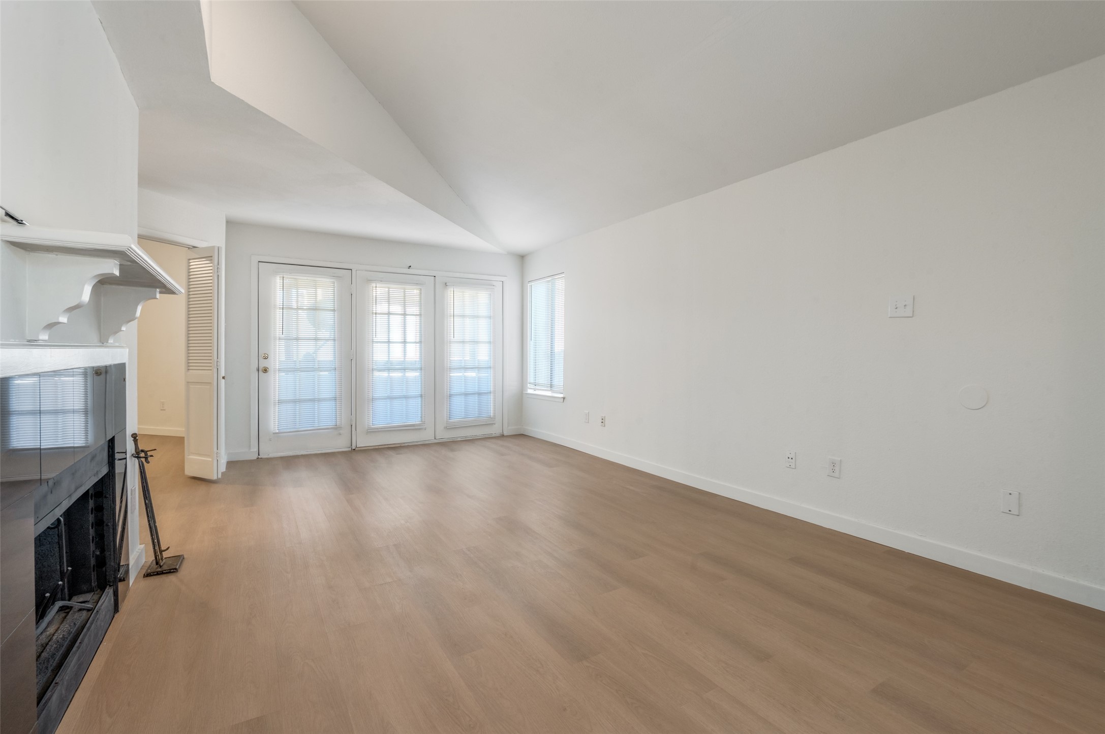 5550 Spring Valley Road UNIT&nbsp;D31, Dallas, TX, 75254